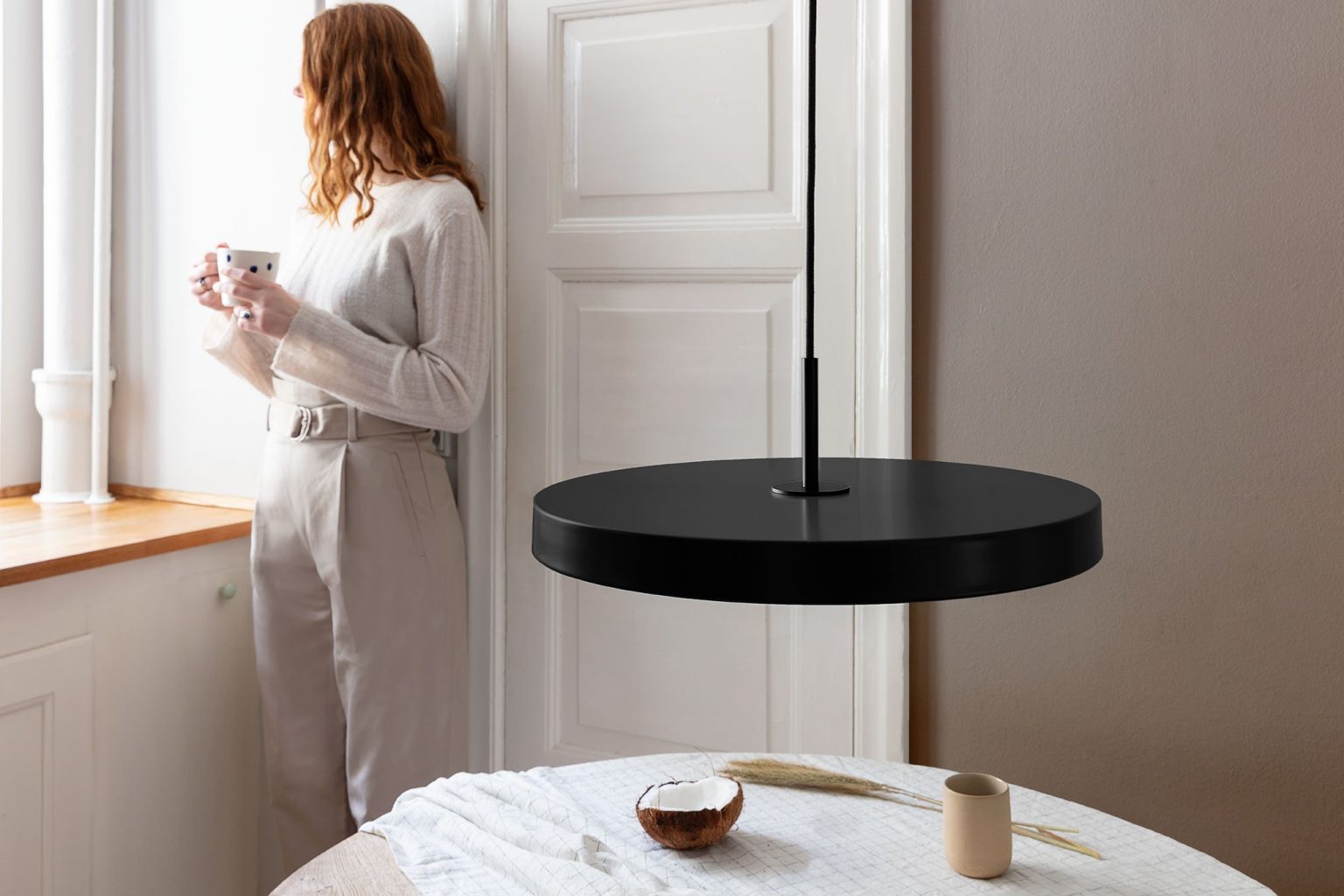 Lampa Asteria black / black top UMAGE - czarna / czarny dekor