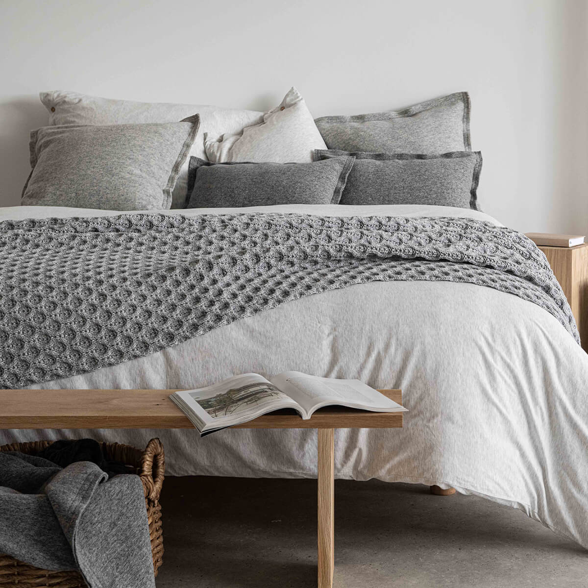 PLED OTULAJĄCY JASNO SZARY PLED OTULAJĄCY JASNO SZARY